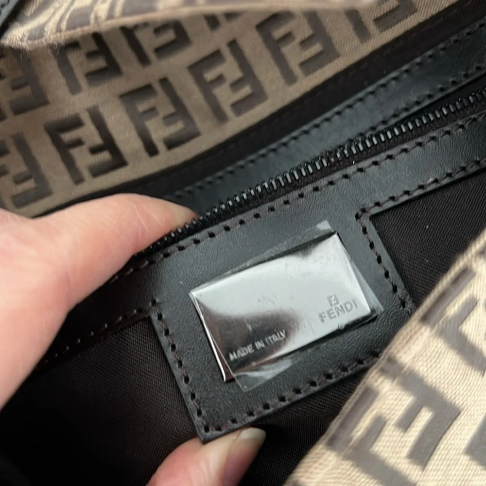 Fendi Brown & Black FF Logo Baguette Shoulder Bag - Picture 9 of 16